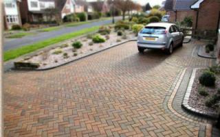 Technology for laying paving slabs on concrete Laying paving slabs with glue